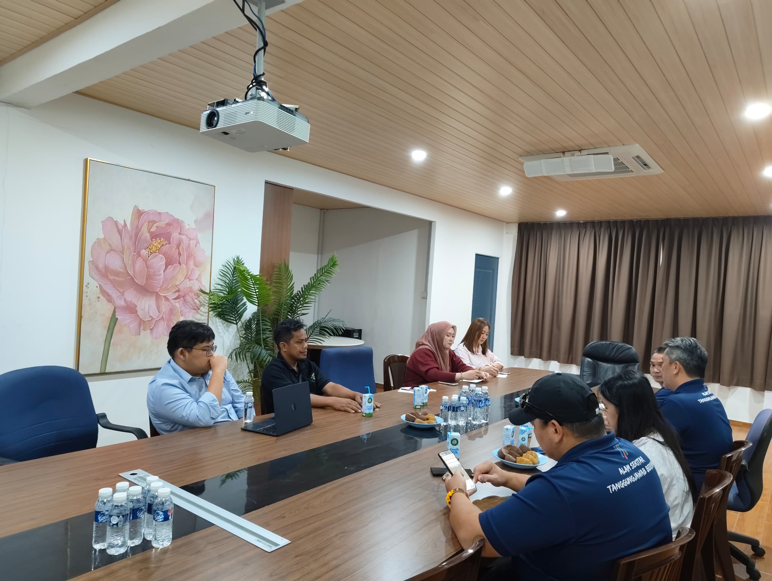 Meeting with DOE on an Upcoming Collaboration — photo 2