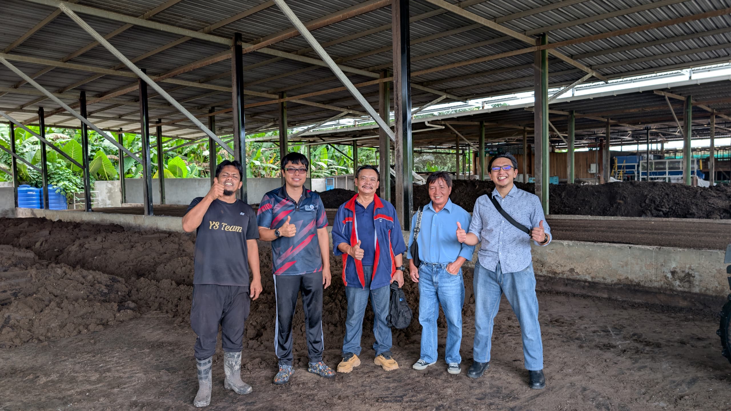 SLDB Visits to Research Black Soldier Fly as Chicken Feed
