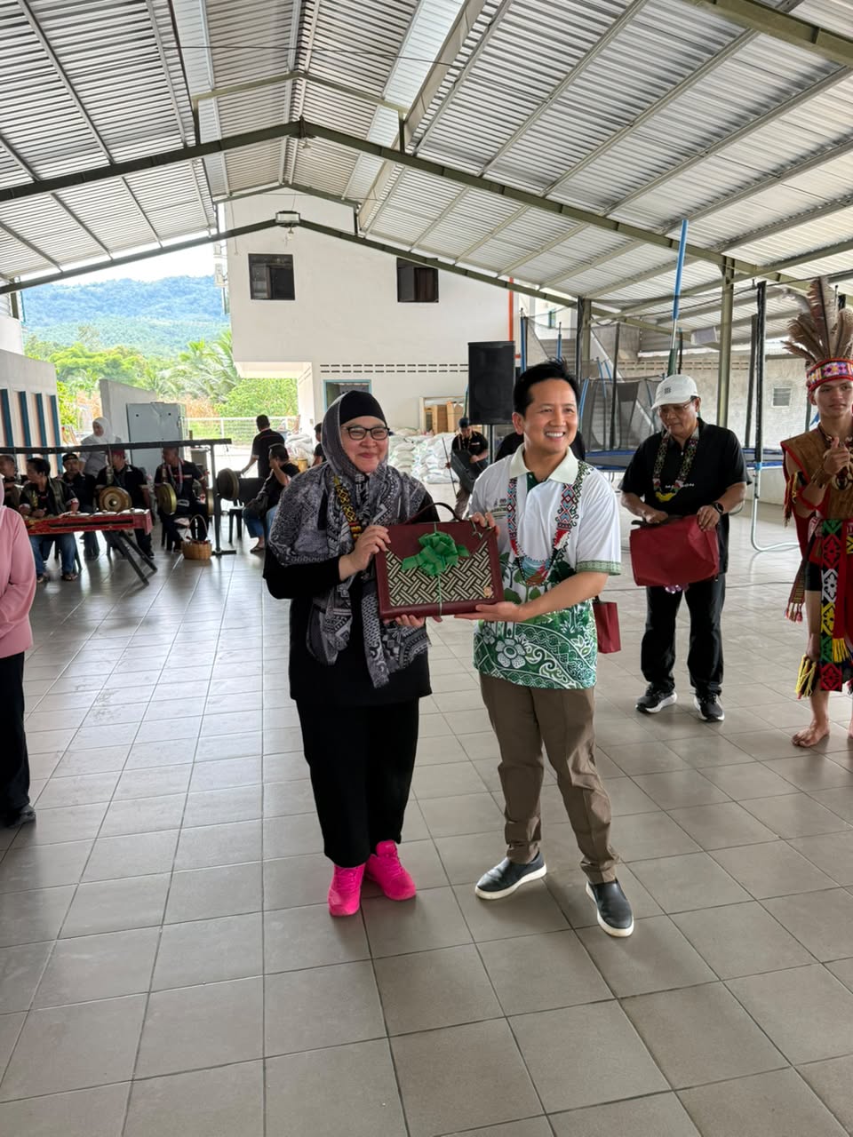 Honoured Visit from YBs at Datuk Yap's Fish Farm — photo 3